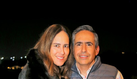  Adriana Pedroza y Arturo Hinojosa.