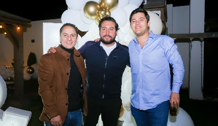 Edgar Zúñiga, Fabian Aspiros y Mattew Delgado.