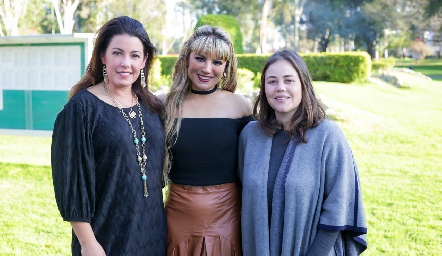  Cristina Puga, Marifer Méndez y Mila Nemer.