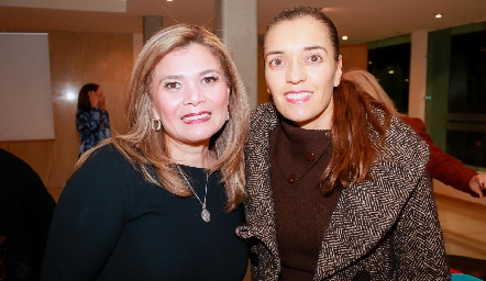  Lizette Lara y Vanessa Juárez.