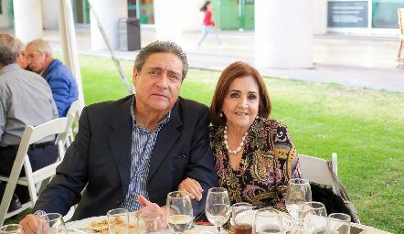  Roberto y Lupita Castañeda.