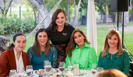  Isabel Camargo, María Acebo, Quetzaly Tinajero, Silvia Tapia y Lula Alvarado.