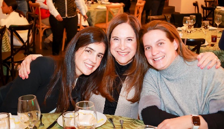  Laura Martínez, Laura Aristegui y Hannia Abud.