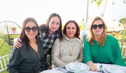  Vianey Hernández, Montserrat Fernández, Lili Acuña y Maricarmen Pérez.