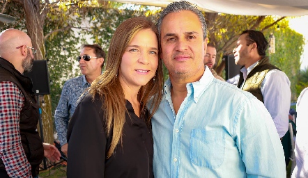  Sofía Benavente y Alfredo Noyola.