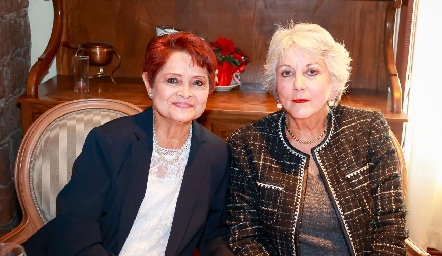  Elsa de Félix y Magdalena González.