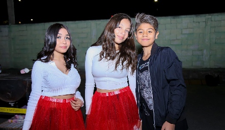 Abigail Vázquez, Camila Anguiano y Rodrigo Benítez.