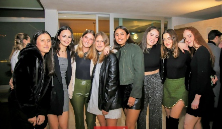  Paulina González, Lorenza Gárate, Isabella Hernández, Isa Galván, Camila Reyes, Carlota Nava, Lorena de la Garza y Alejandra Ocaña.