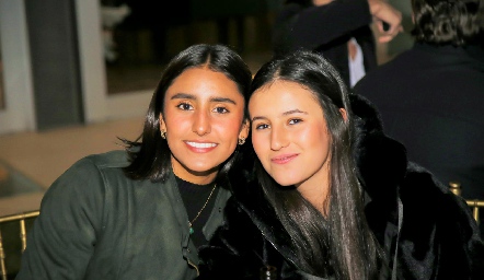  Camila Reyes y Paulina González.