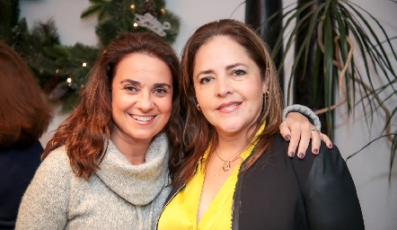  Rocío Alcalde y Gaby Carreón.