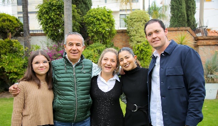  Lucia Ávila, Juan Bernardo Ávila, Paty González, María José Ávila y José Luis Madrid.