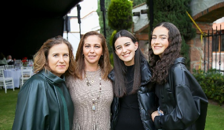  Marlú Mendizábal, Olga Lorena Castro, Marlú Estrada y Montse Estrada.