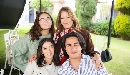  Aranza Bonifacio, María José, Aida Siller y Javier Soto.