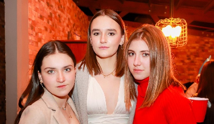  Sofía García, Belén Abaroa y Laia Dávila.