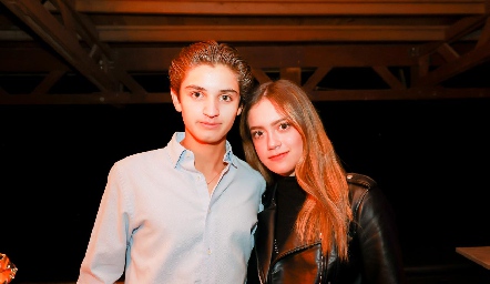  Santiago Nava y Sofía.