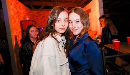  Ana Pau y Mariana.