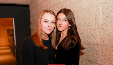  Anabella y Paula.