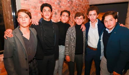  Amigos.