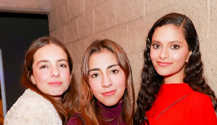  Andrea Barrón, Constanza Castanedo y Valeria Delsol.
