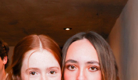  Vale Colona y Roberta Medina.
