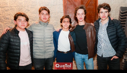  Amigos.