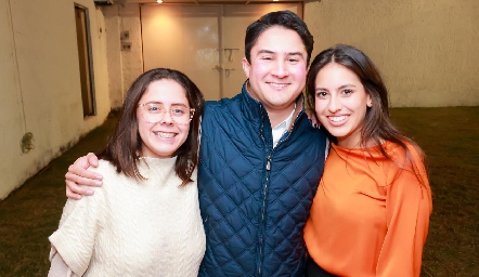  María Meade, Joselo Bravo y Sara Aguilar.