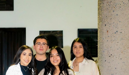  Juliana Andrade, Gerardo Sánchez, Valentina y Enriqueta Mexicano.