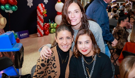  Daniela Camargo, Alejandra Rodríguez y Marifer Bernal.