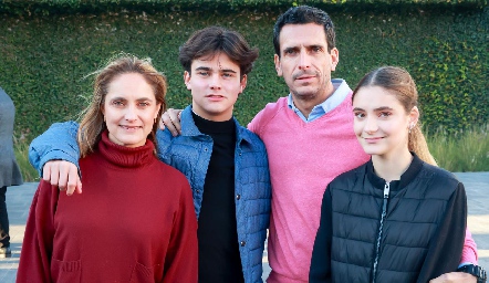  Familia Fernández Navarro, Viviana, Javier, Javier y Cayetana.