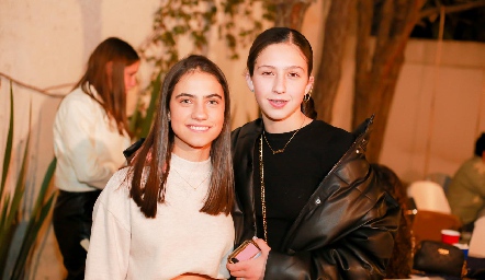  Marijó Medina y Ana Cris Almazán.