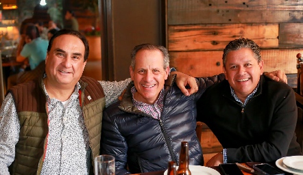  Ricardo Chávez, Ramón Gómez y Pepe Guevara.