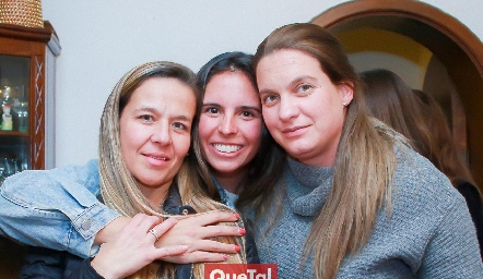  Marcela Torres, Daniela de la Fuente y Hani Abud.