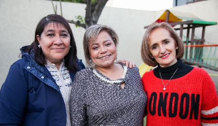  Aurea Rodríguez, Paola Samilpa y Luz Ma Santillán.