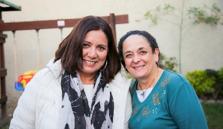  Jacqueline Villaseñor y Lety Lobo.