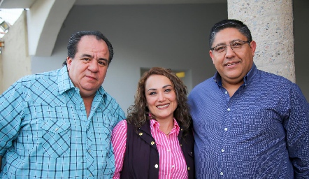  Juan Manuel, Adriana González y Carlos Rodríguez.
