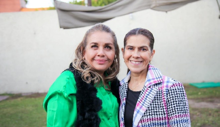  Martha Sánchez y Rosy Álvarez.