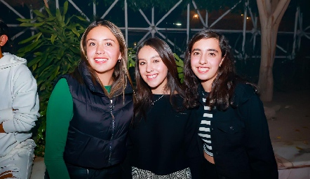  Michelle, Cristina Ríos y Ana Espinosa.