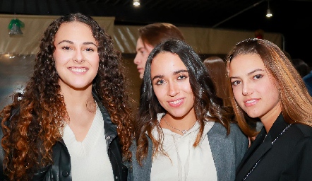  María Meade, Ana Paula Méndez y Renata Fernández.