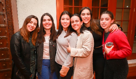  Daniela Navarro, Cata Esper, Montse Del Valle, Annia Werge y Andrea Vilet.