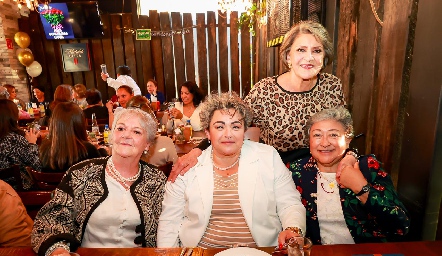  Raquel Bárcena, Carmen Coronado, Guadalupe Gutiérrez y María Elena Gámez.