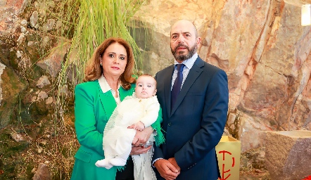 Santiago con sus abuelos Maru Martínez y Jeppo Mahbub.