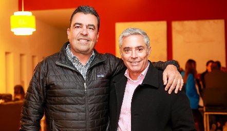  Javier Gómez y Gerardo Serrano.