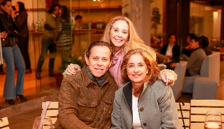  Eduardo, Tayde y Patricia Gaviño.