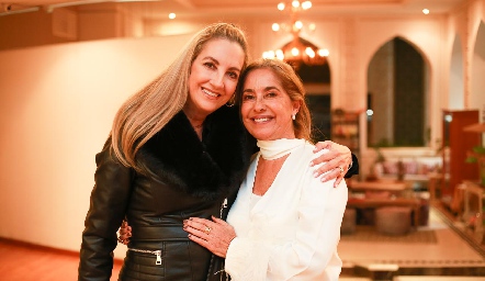  Elizabeth Eichelmann y Patricia Gaviño.