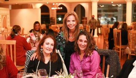  Laura del Pozo, Elena Gaviño y Gloria Martínez.
