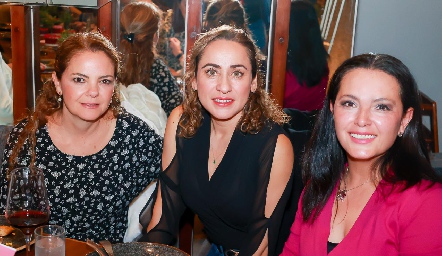  Montse Lozano, Elisa Salinas y Nuria Lozano.