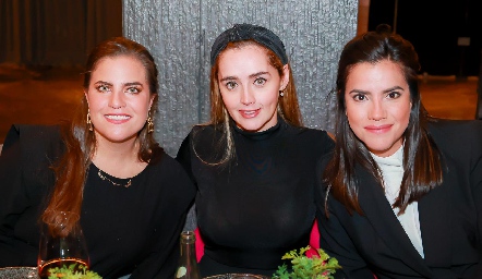  Danitza Lozano, Diana Favela y Nina Galarza.