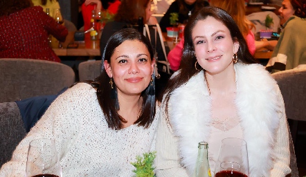  Paola Hernández y Samantha Favela.