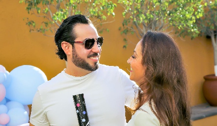 Gerardo Chevaile con su mamá Silvia Medrano.