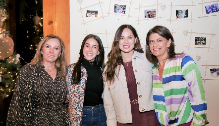  Beatriz Lavín, Natalia Navarro, Adriana Narváez y Pilar Lázaro.